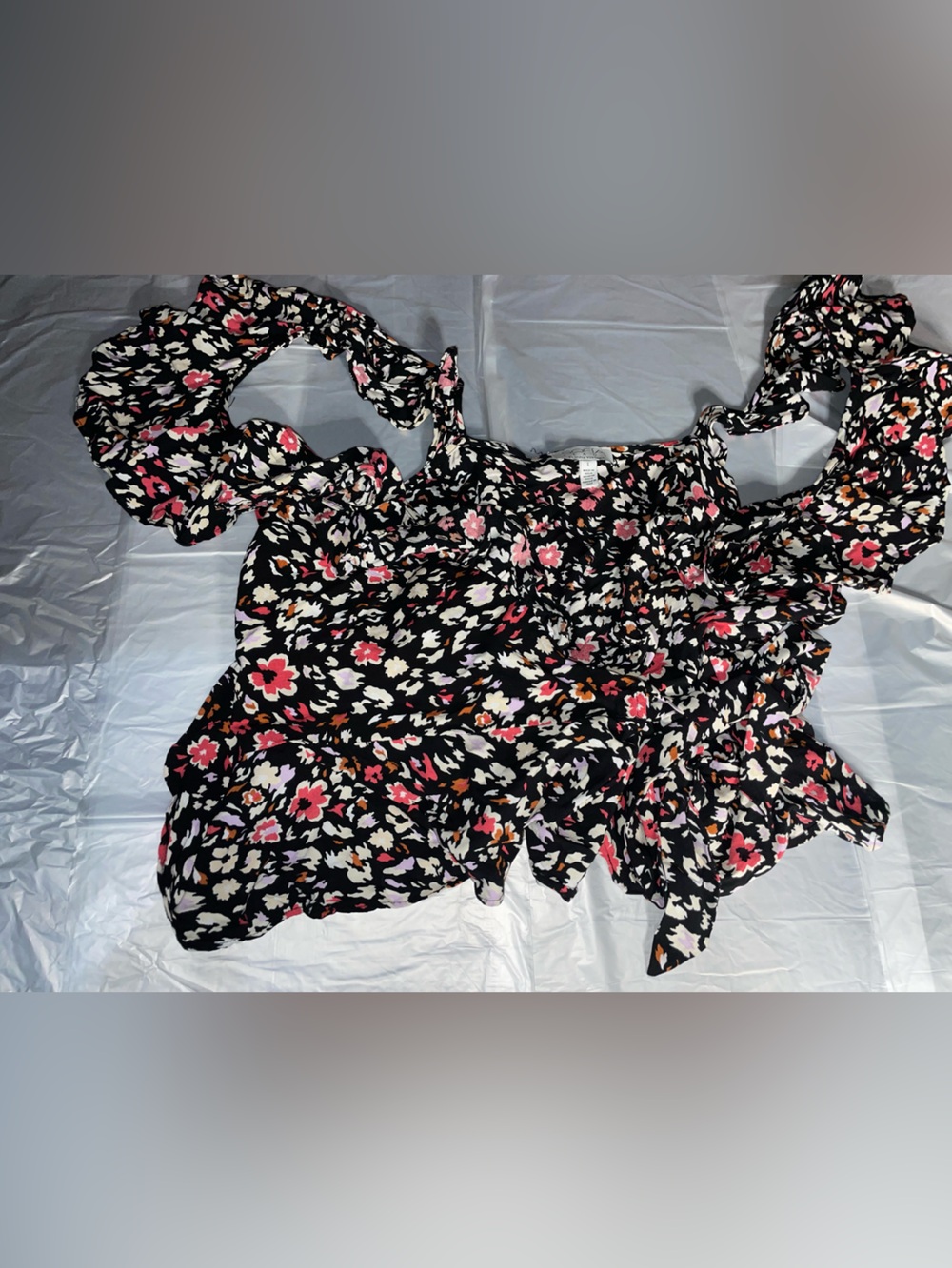 Sofia Vergara Burgandy Floral Wrap Peplum Top Women's L Ruffles Wrap